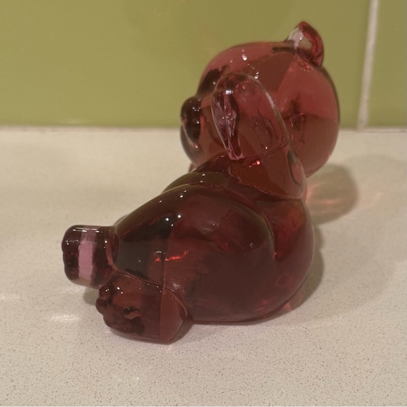 Vintage Fenton Art Glass Cranberry Reclining Bear Figurine - Picture 5 of 10